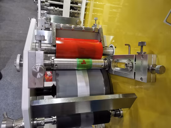 Jingda 2+1 Cores Flexo Fabric Care Label Care Label Máquina de impressão para fita de cetim de poliéster, tafetá de nylon, fita de algodão, etiqueta de tecido e papel de embalagem de açúcar Jr-1521